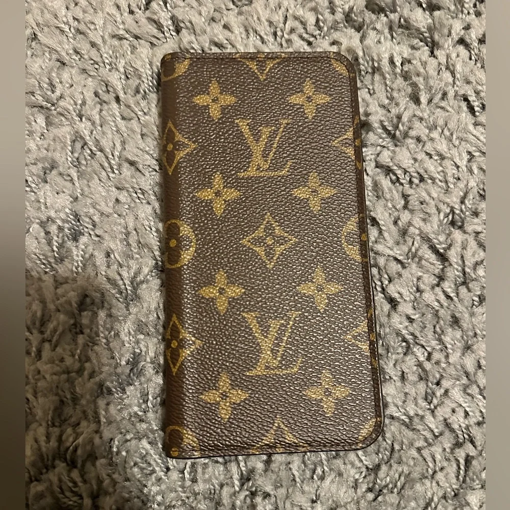Louis Vuitton iPhone XS Max folio